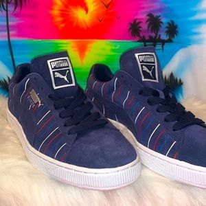 PUMA SUEDE NWOT NAVY W/PINSTRIPES